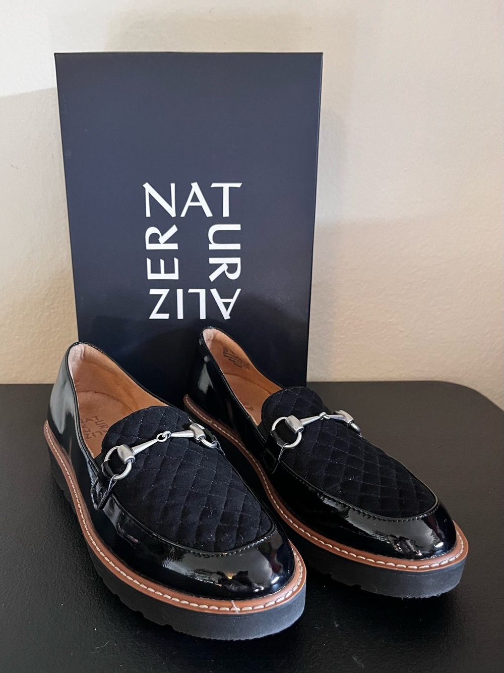 Naturalizer Edina slip on loafer Black Shiny Sz 9 excellent